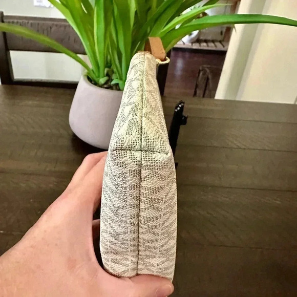 Michael Kors Small Handbag/Wristlet - Picture 8 of 11